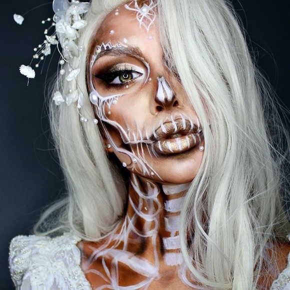 ✨22” WHITE SILVER BLONDE STRAIGHT LACE FRONT WIG *NEW*